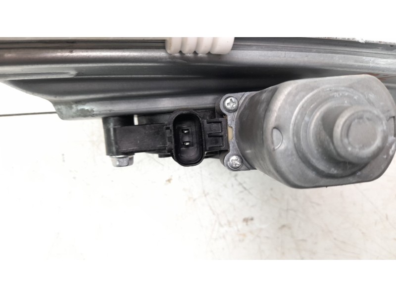 Recambio de elevalunas trasero derecho para hyundai kona 1.0 tgdi cat referencia OEM IAM 83402J9000  