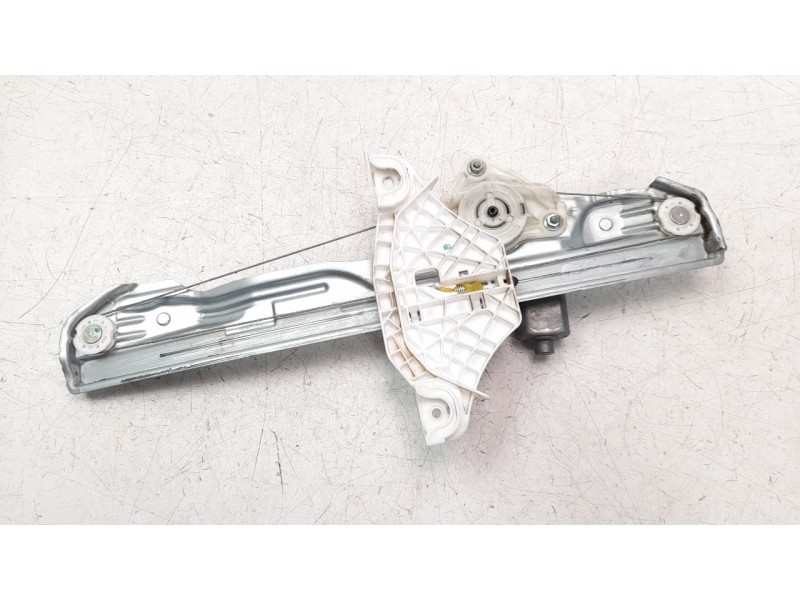 Recambio de elevalunas trasero derecho para hyundai kona 1.0 tgdi cat referencia OEM IAM 83402J9000  