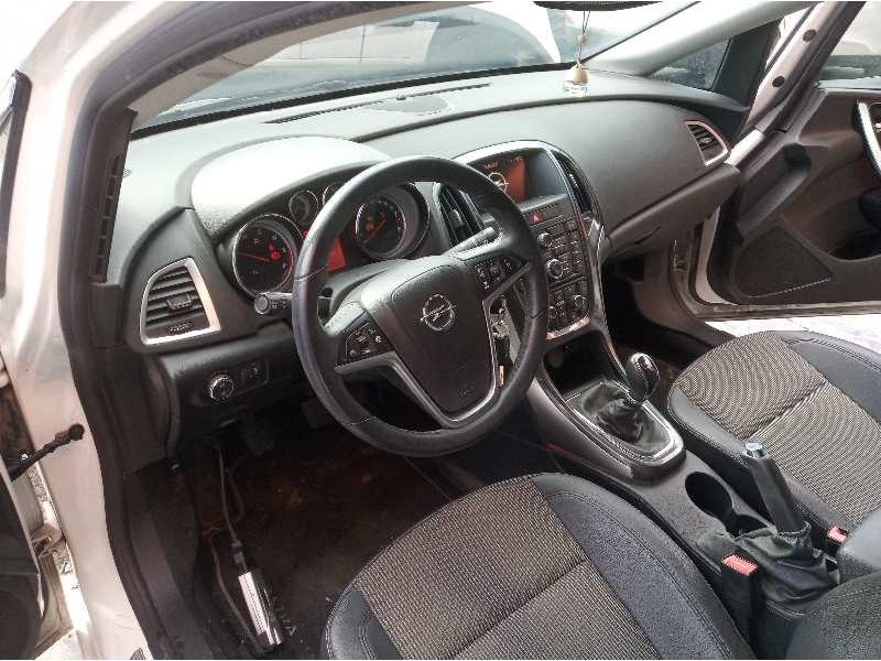 opel astra j lim. 4türig del año 2013