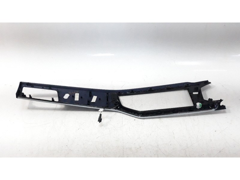 Recambio de moldura para volkswagen polo 1.0 tsi referencia OEM IAM 2G1858418AC  