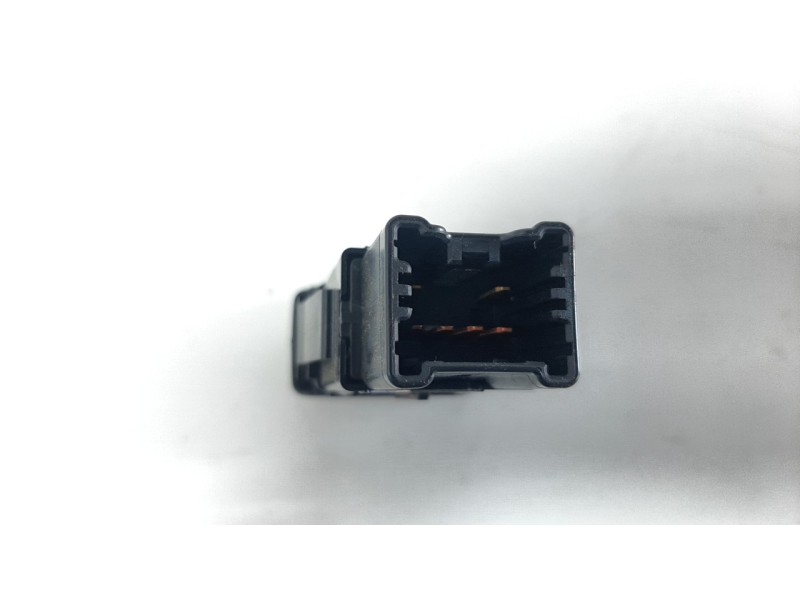 Recambio de interruptor para suzuki vitara 1.4 16v boosterjet cat referencia OEM IAM 3785061M00000  