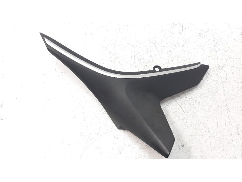 Recambio de moldura para ducati scrambler referencia OEM IAM 48211991B  