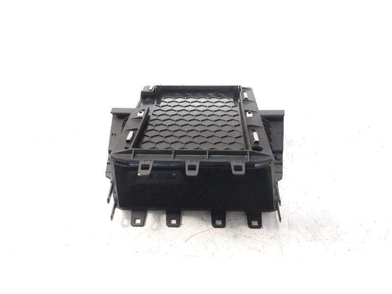 Recambio de moldura para volkswagen polo 1.0 tsi referencia OEM IAM 2G1857825C  