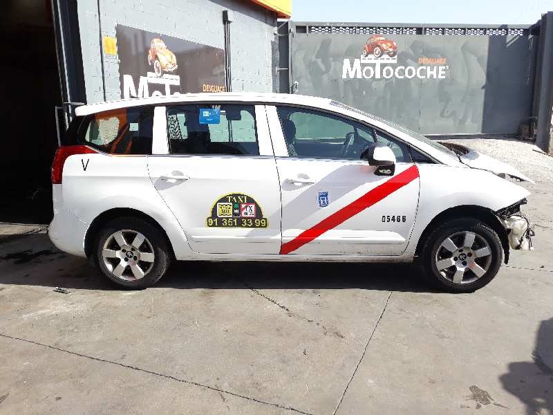 peugeot 5008 del año 2015