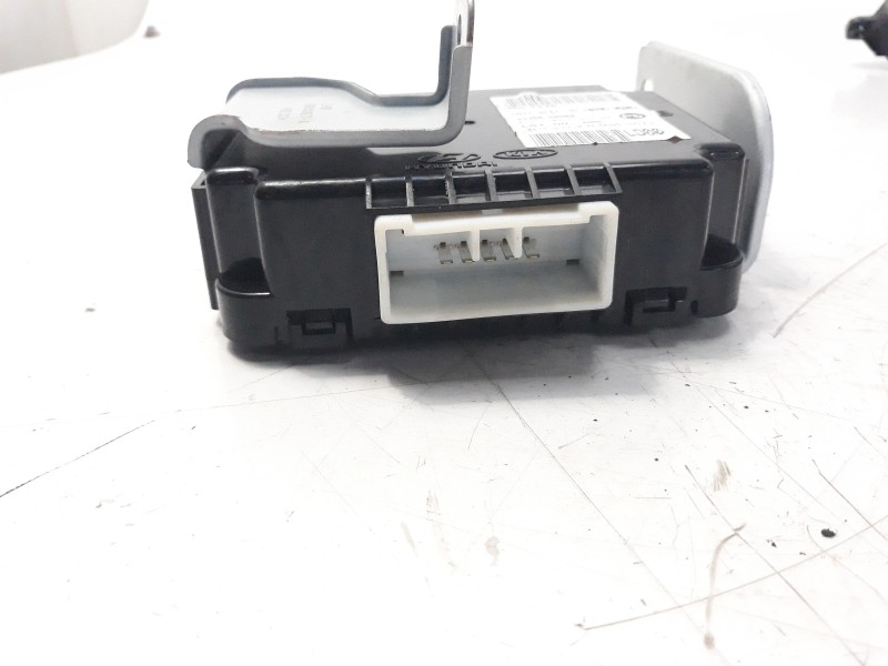 Recambio de modulo electronico para kia stonic (ybcuv) 1.0 tgdi cat referencia OEM IAM 95300H8000  