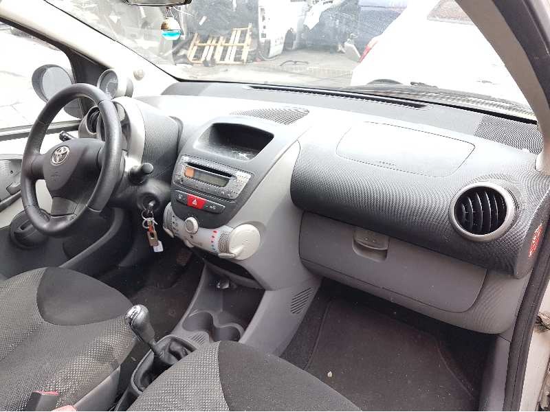 toyota aygo (kgb/wnb) del año 2010