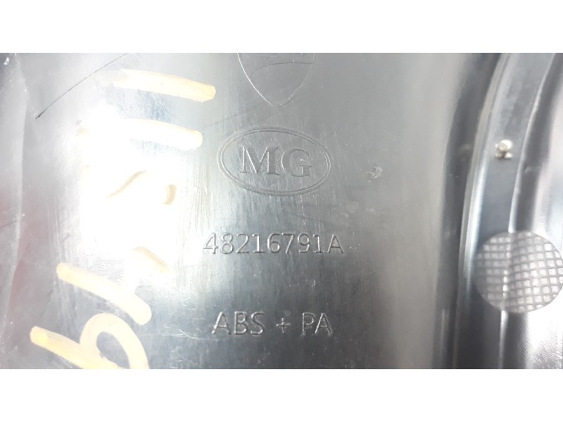 Recambio de moldura para ducati scrambler referencia OEM IAM 48216791A  