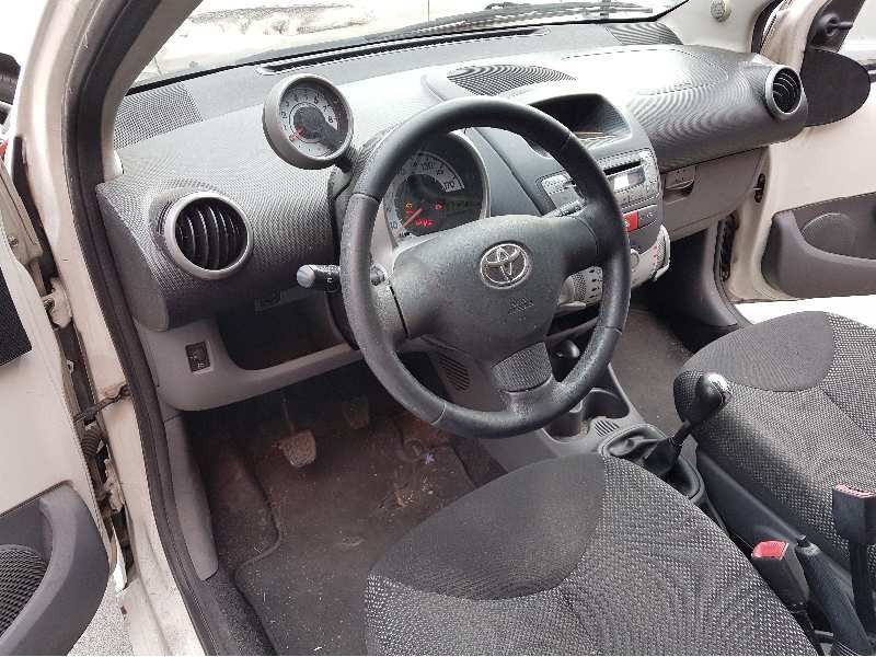 toyota aygo (kgb/wnb) del año 2010