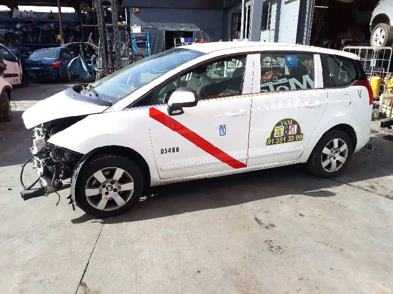 peugeot 5008 del año 2015