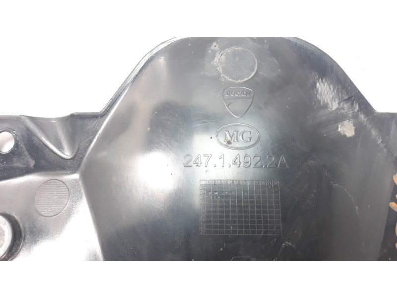Recambio de moldura para ducati scrambler referencia OEM IAM 24714922A  