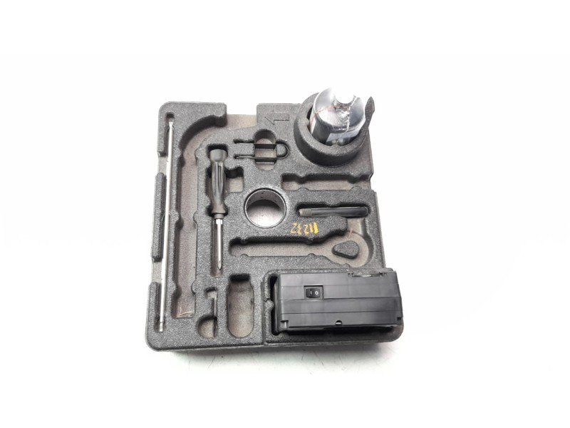 Recambio de herramientas para audi a1 sportback (gba) 1.5 16v tsi act referencia OEM IAM 82A012109  