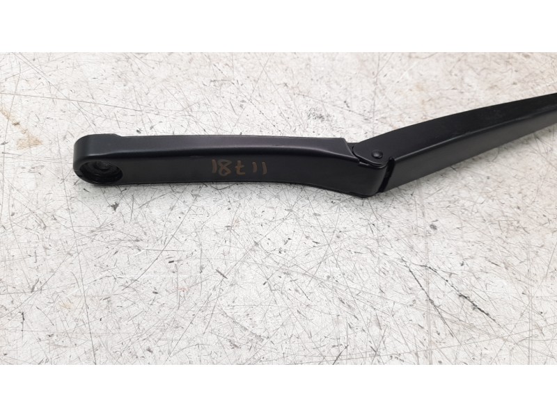 Recambio de brazo limpia delantero derecho para seat ateca (khp) style go referencia OEM IAM 576955409A  