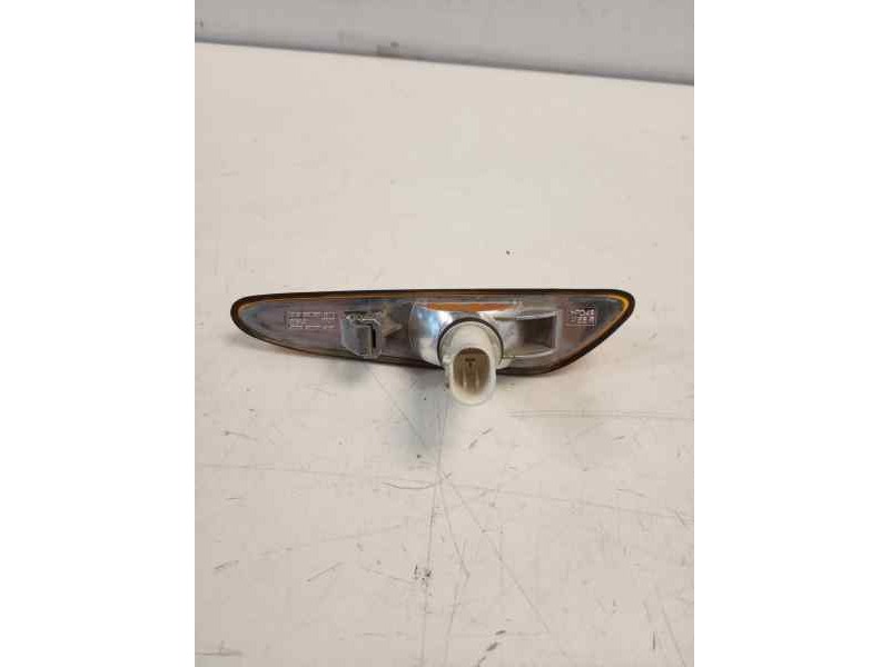 Recambio de piloto lateral derecho para bmw x3 (e83) 3.0d referencia OEM IAM 63133418446  