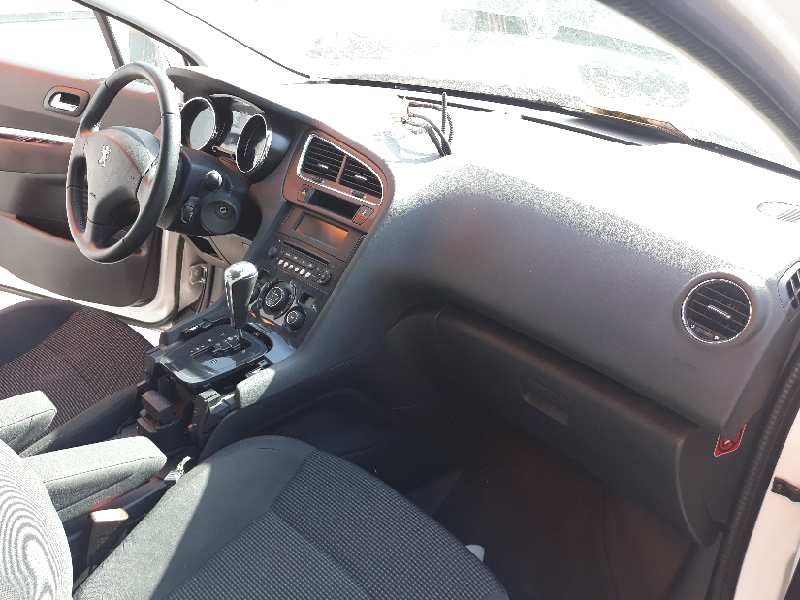 peugeot 5008 del año 2015