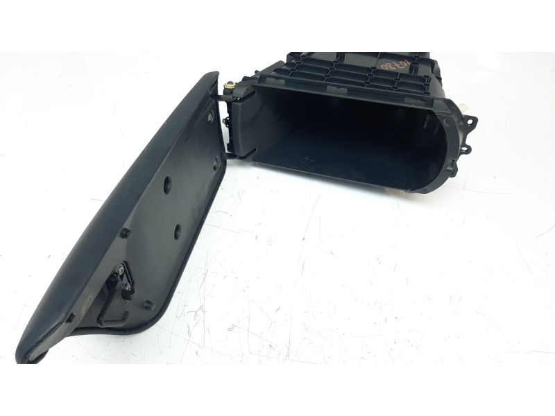Recambio de guantera para toyota c-hr referencia OEM IAM 55550F4032C1  