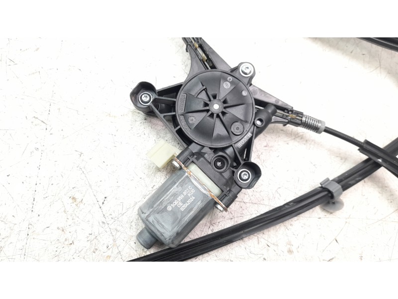 Recambio de elevalunas delantero derecho para seat ateca (khp) style go referencia OEM IAM 575837462A  