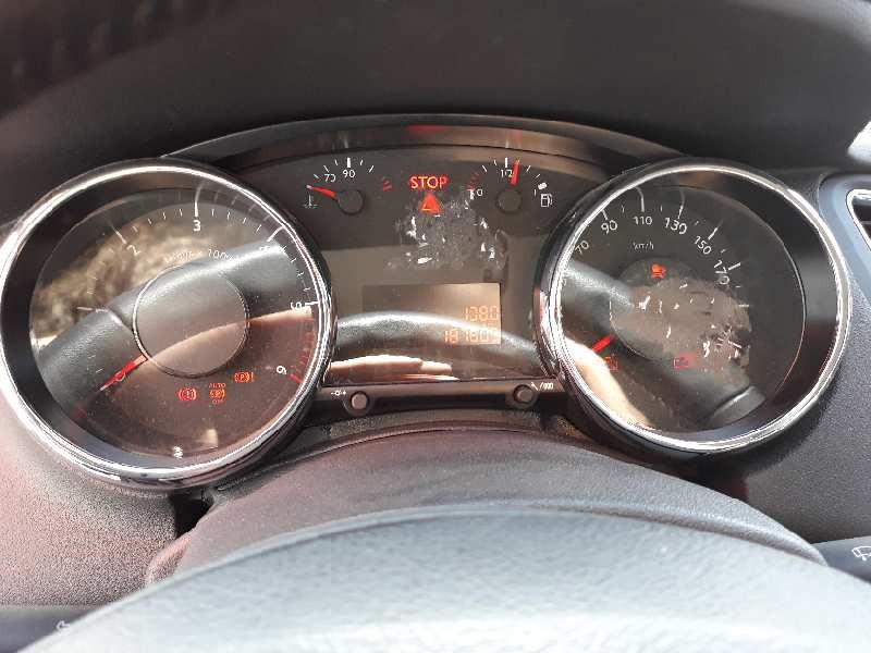 peugeot 5008 del año 2015