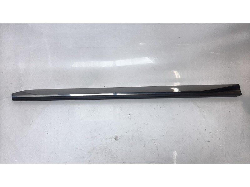 Recambio de moldura para renault clio v zen referencia OEM IAM 808774699R  