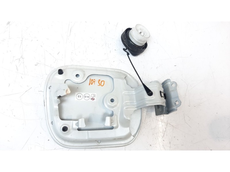 Recambio de tapa exterior combustible para toyota c-hr referencia OEM IAM 77350F4010  