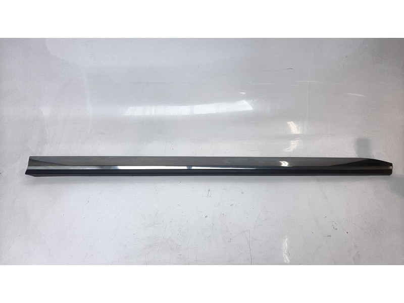 Recambio de moldura para renault clio v zen referencia OEM IAM 801862526R  