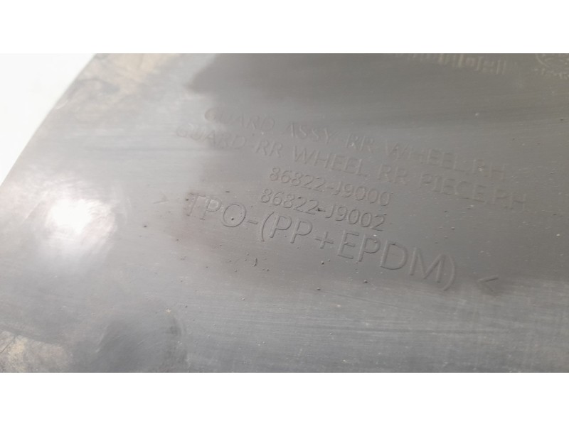 Recambio de paso rueda trasero derecho para hyundai kona 1.0 tgdi cat referencia OEM IAM 86822J9000  