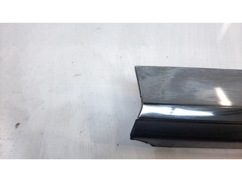 Recambio de moldura para renault clio v zen referencia OEM IAM 801862526R  