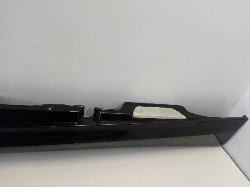 Recambio de estribos laterales para bmw serie 1 berlina (e81/e87) 120d referencia OEM IAM   