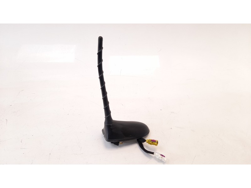 Recambio de antena para jeep compass ii 2.0 m-jet cat referencia OEM IAM P68320426AA  