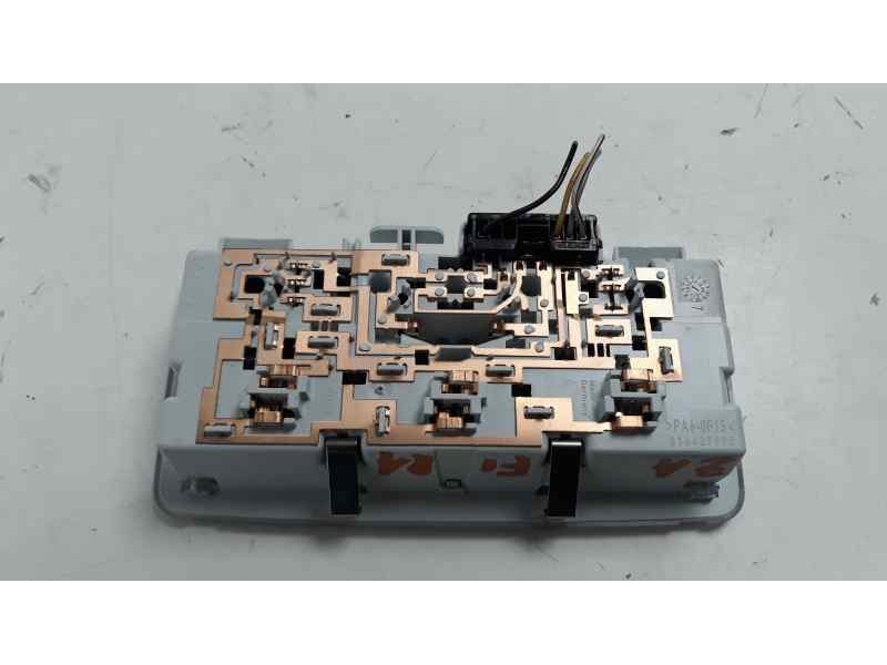 Recambio de luz interior para opel zafira tourer 2.0 16v cdti referencia OEM IAM 22774329 130917002131X 
