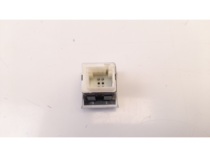 Recambio de interruptor para citroen c-elysée exclusive referencia OEM IAM 96760000ZD  