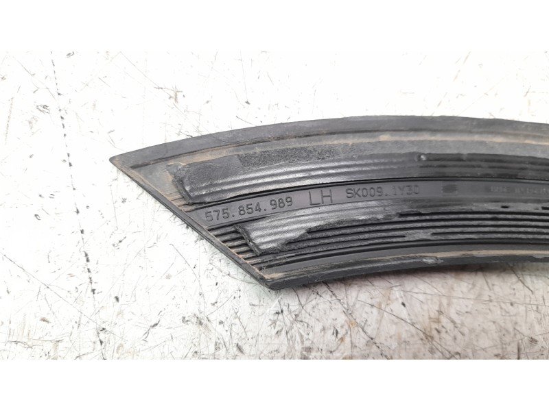 Recambio de aletin trasero izquierdo para seat ateca (khp) style go referencia OEM IAM 575854989  