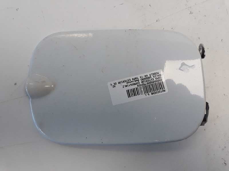 Recambio de tapa exterior combustible para dacia sandero ambiance referencia OEM IAM 6001546761  