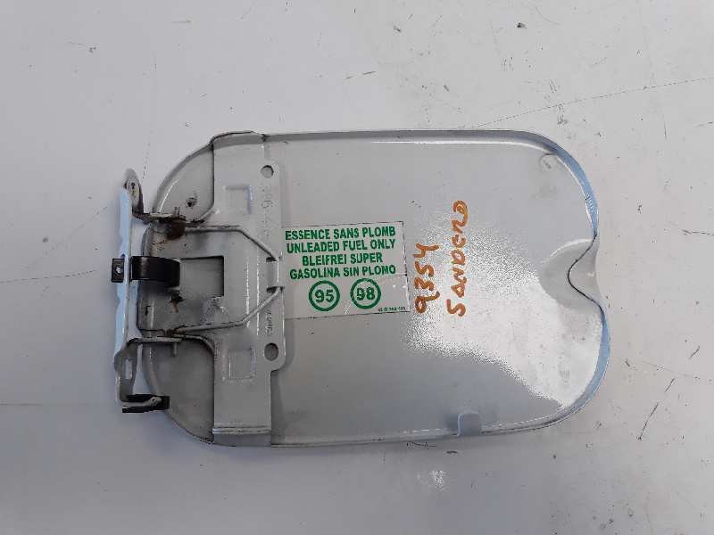 Recambio de tapa exterior combustible para dacia sandero ambiance referencia OEM IAM 6001546761  