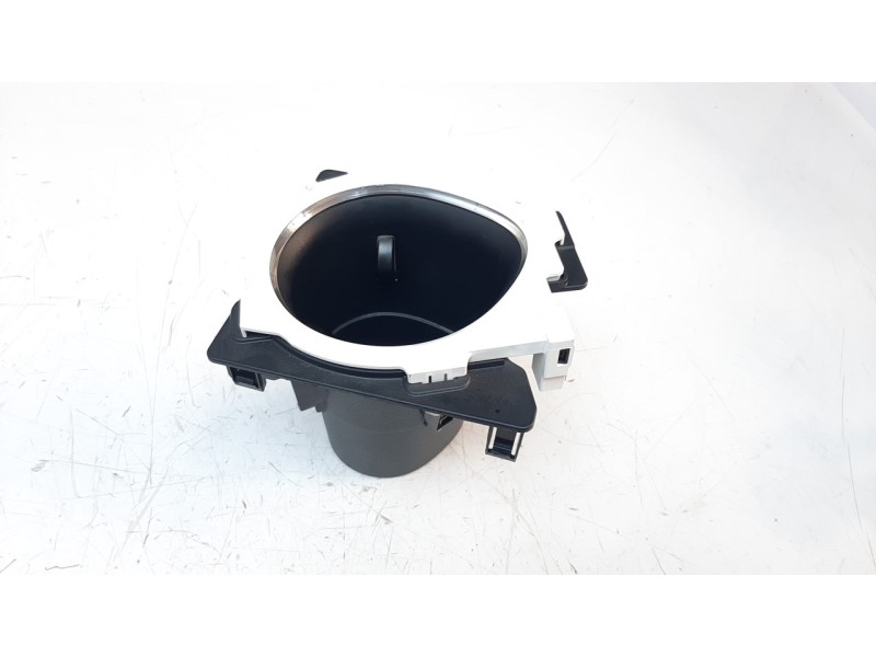 Recambio de cenicero para toyota c-hr referencia OEM IAM 55619F4090  