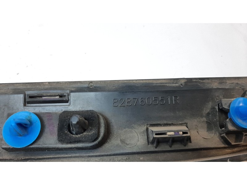 Recambio de moldura para renault clio v zen referencia OEM IAM 828760551R  