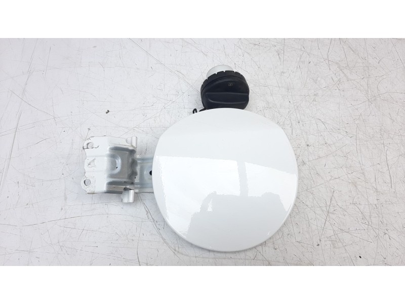 Recambio de tapa exterior combustible para toyota corolla (e21) referencia OEM IAM 7735002220  