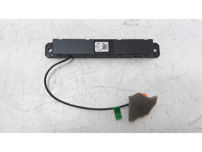 Recambio de antena para alfa romeo giulia (952) 2.2 jtdm cat referencia OEM IAM 50534859  