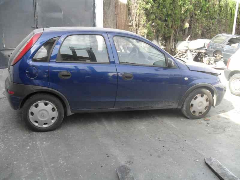 opel corsa c del año 2000