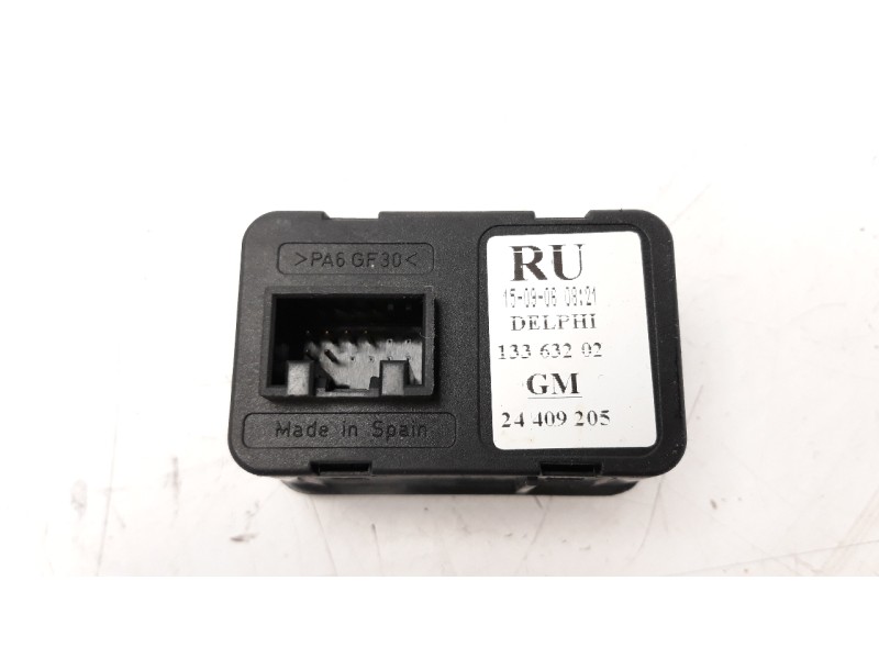 Recambio de mando elevalunas delantero izquierdo para opel meriva 1.6 16v referencia OEM IAM 13363202  