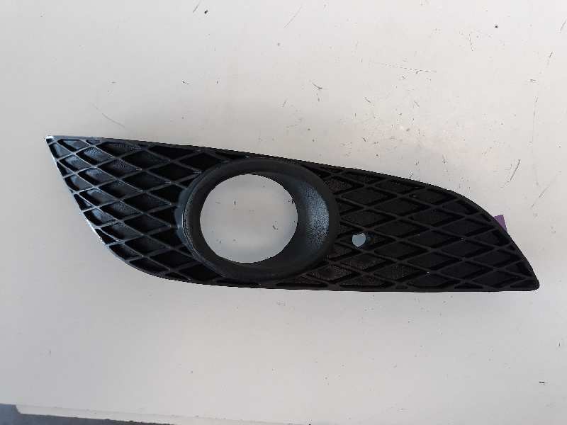 Recambio de rejilla paragolpes derecha para opel astra h ber. enjoy referencia OEM IAM 13225765 107164515 