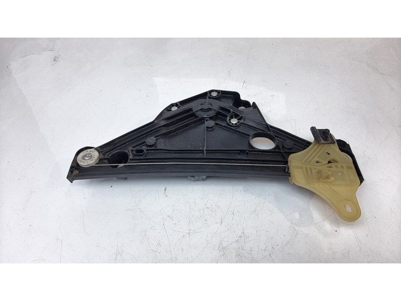 Recambio de elevalunas trasero izquierdo para renault clio v zen referencia OEM IAM 827217837R  