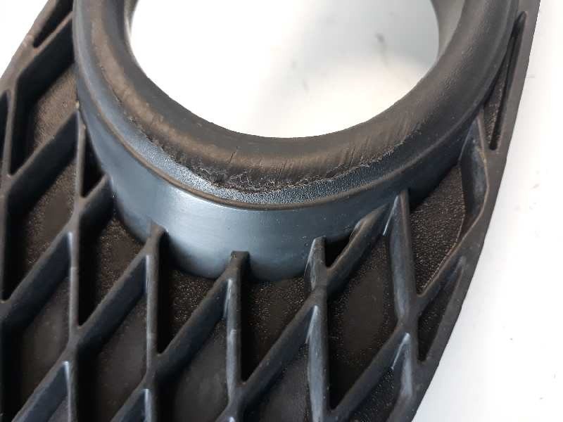 Recambio de rejilla paragolpes derecha para opel astra h ber. enjoy referencia OEM IAM 13225765 107164515 