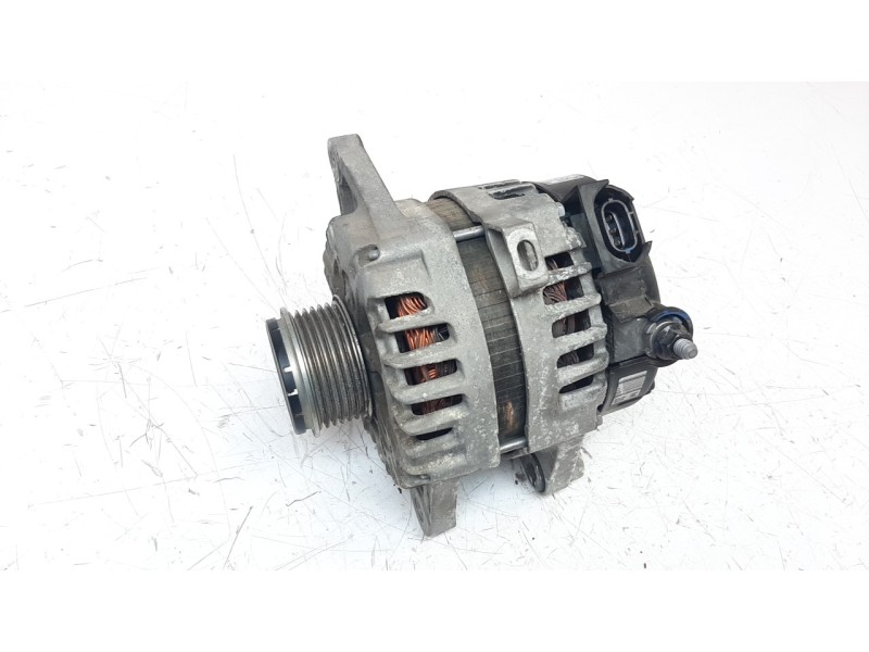 Recambio de alternador para hyundai tucson 1.6 cat referencia OEM IAM 373002B970  