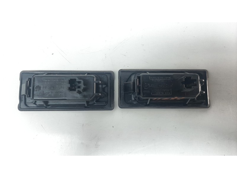 Recambio de piloto matricula para volkswagen t-cross 1.0 tsi referencia OEM IAM 5NA943021  