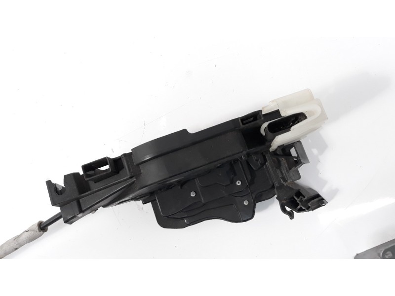 Recambio de cerradura puerta trasera izquierda para mercedes-benz clase a (bm 177) 1.5 cdi cat referencia OEM IAM A0997302701  