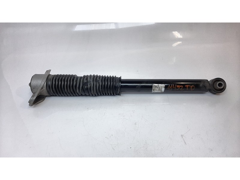 Recambio de amortiguador trasero derecho para hyundai tucson 1.6 cat referencia OEM IAM 55300D7510  