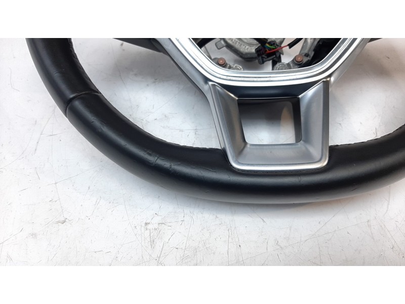 Recambio de volante para renault clio v zen referencia OEM IAM 484000642R  