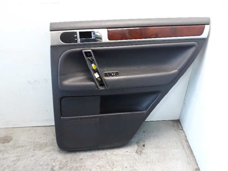 Recambio de guarnecido puerta trasera derecha para volkswagen touareg (7la) tdi r5 referencia OEM IAM   