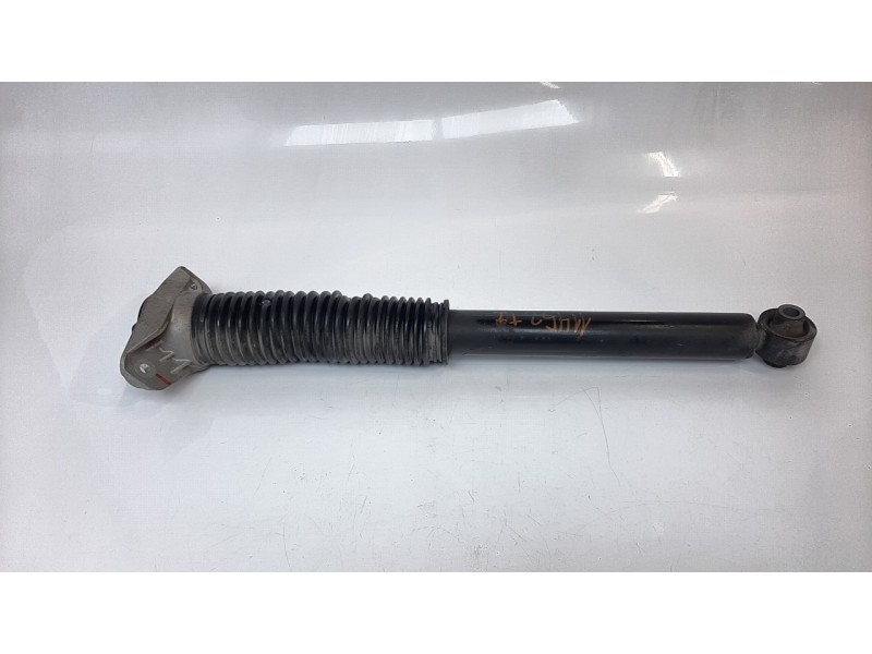 Recambio de amortiguador trasero izquierdo para hyundai tucson 1.6 cat referencia OEM IAM 55300D7510  