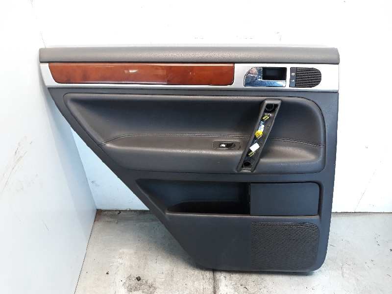 Recambio de guarnecido puerta trasera izquierda para volkswagen touareg (7la) tdi r5 referencia OEM IAM   